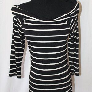 WHITE HOUSE BLACK MARKET Off The Shoulder Folderover Top Stripes Size XS EUC